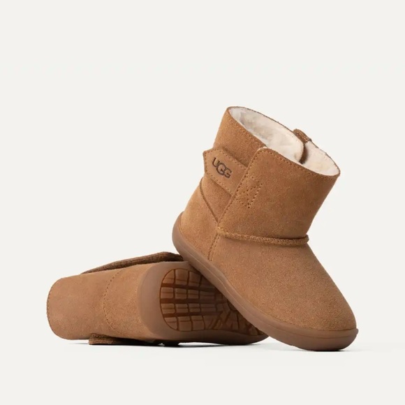 UGG Keelan Tan Ankle Boots NWT - Picture 1 of 1